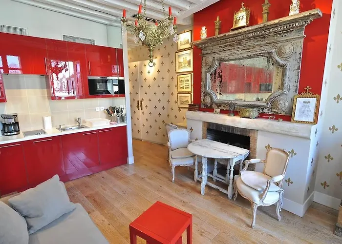 Charming Near Notre Dame Fdl Apartment