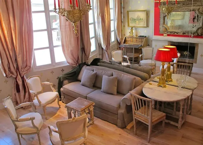 Charming Near Notre Dame Fdl Apartment